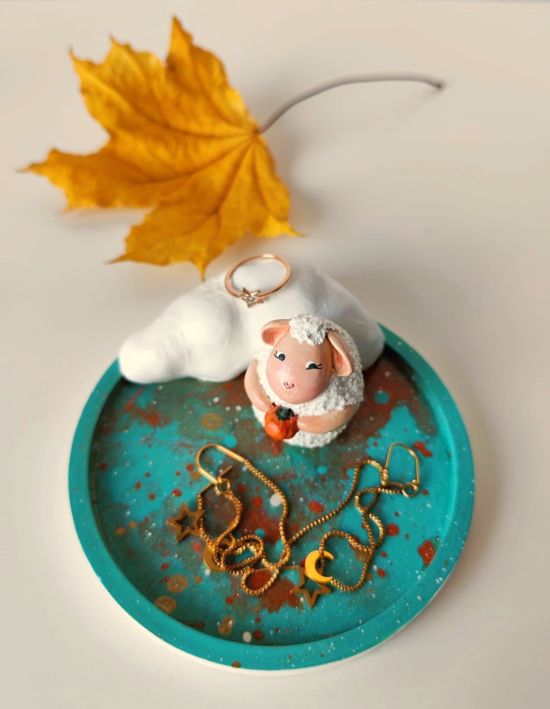 Suport bijuterii Oiță cu Dovleac 3 - bijuterii - suporturi și cutii de bijuterii - stand bijuterii - Artynos.ro