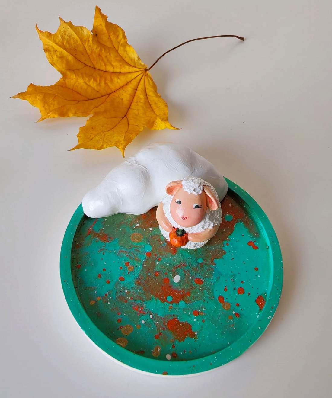 Suport bijuterii Oiță cu Dovleac 3 - bijuterii - suporturi și cutii de bijuterii - stand bijuterii - Artynos.ro