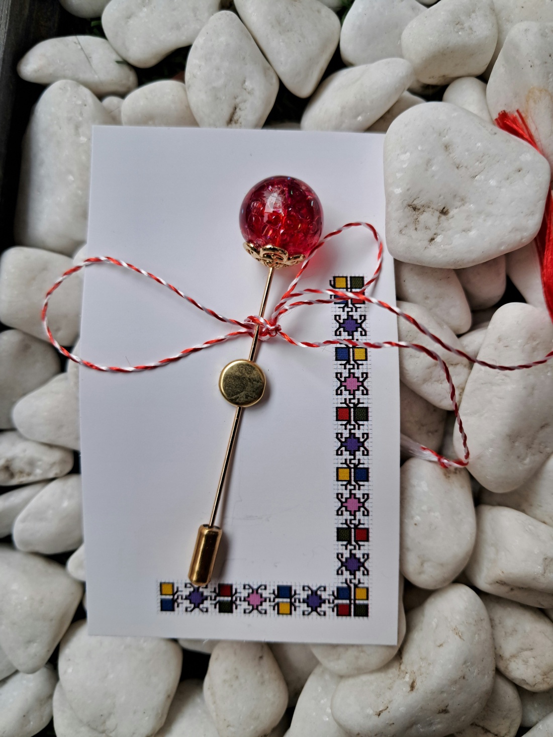 Martisor Candy pin rosu - bijuterii - mărțișor - Artynos.ro