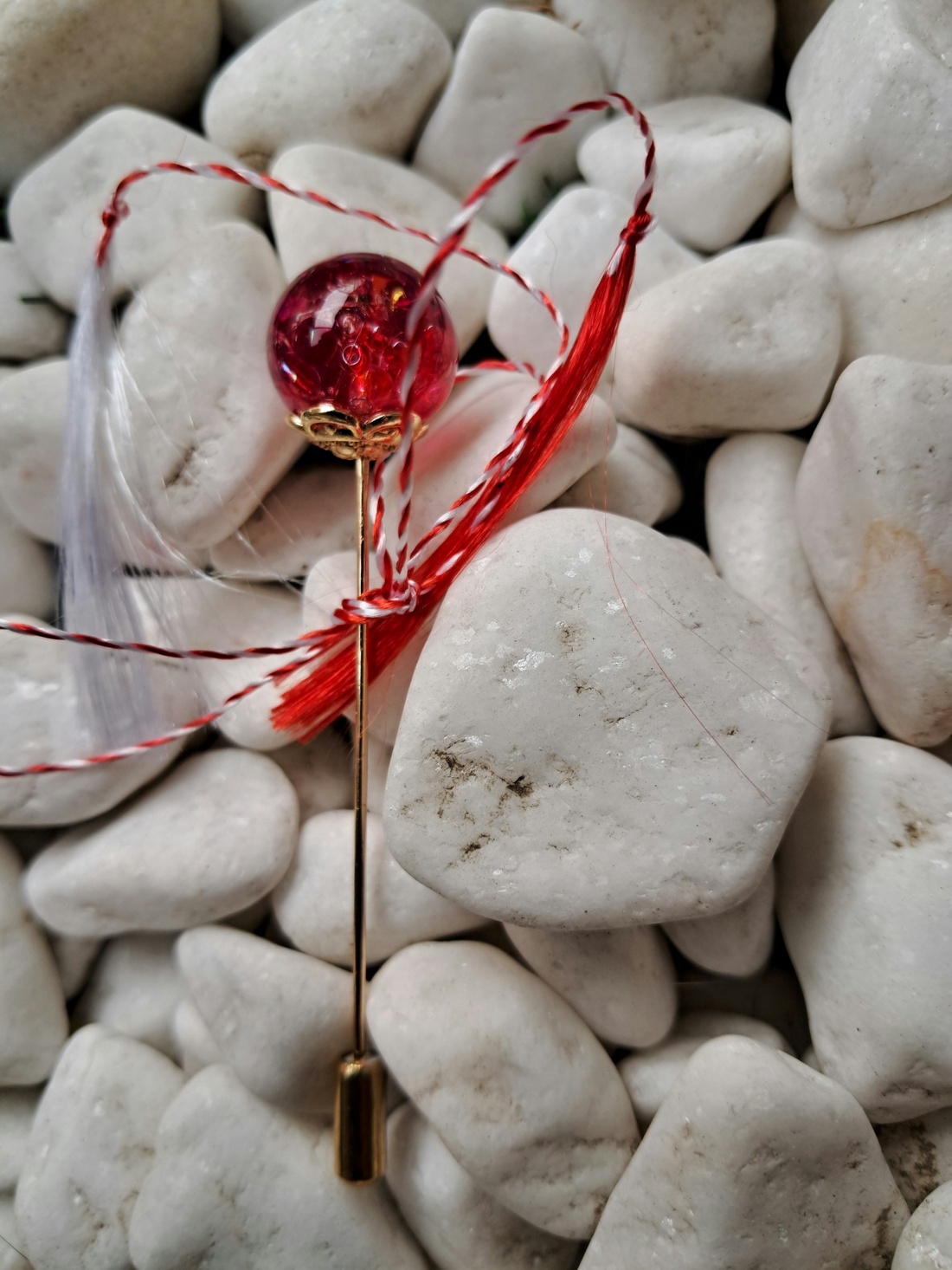 Martisor Candy pin rosu - bijuterii - mărțișor - Artynos.ro