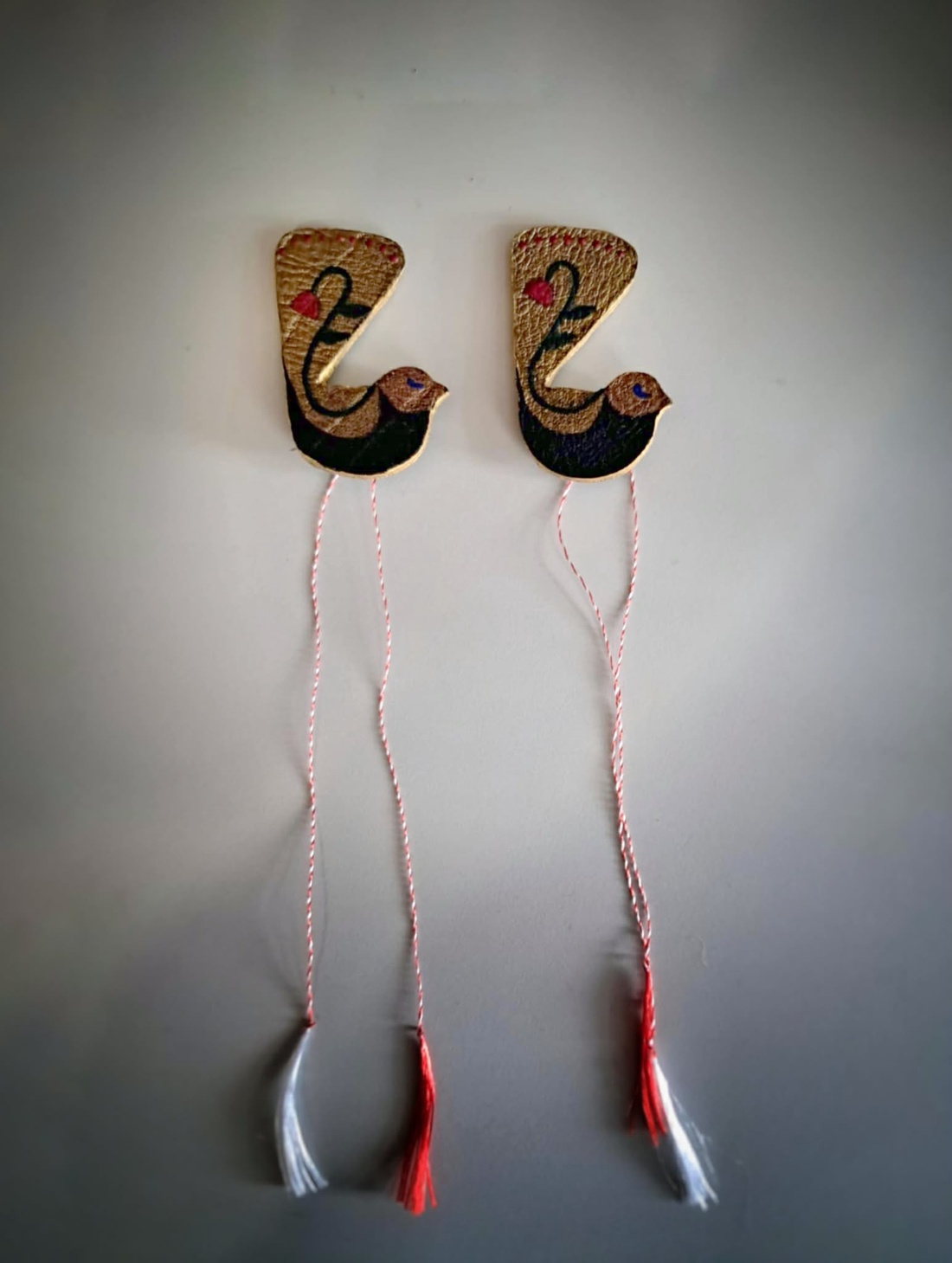 Martisor din piele - bijuterii - mărțișor - Artynos.ro