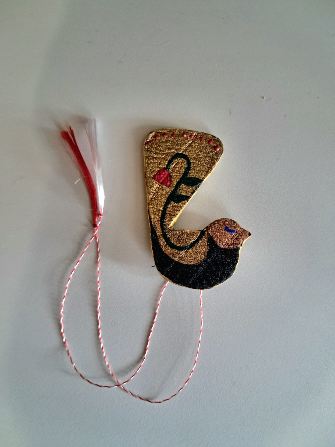 Martisor din piele - bijuterii - mărțișor - Artynos.ro