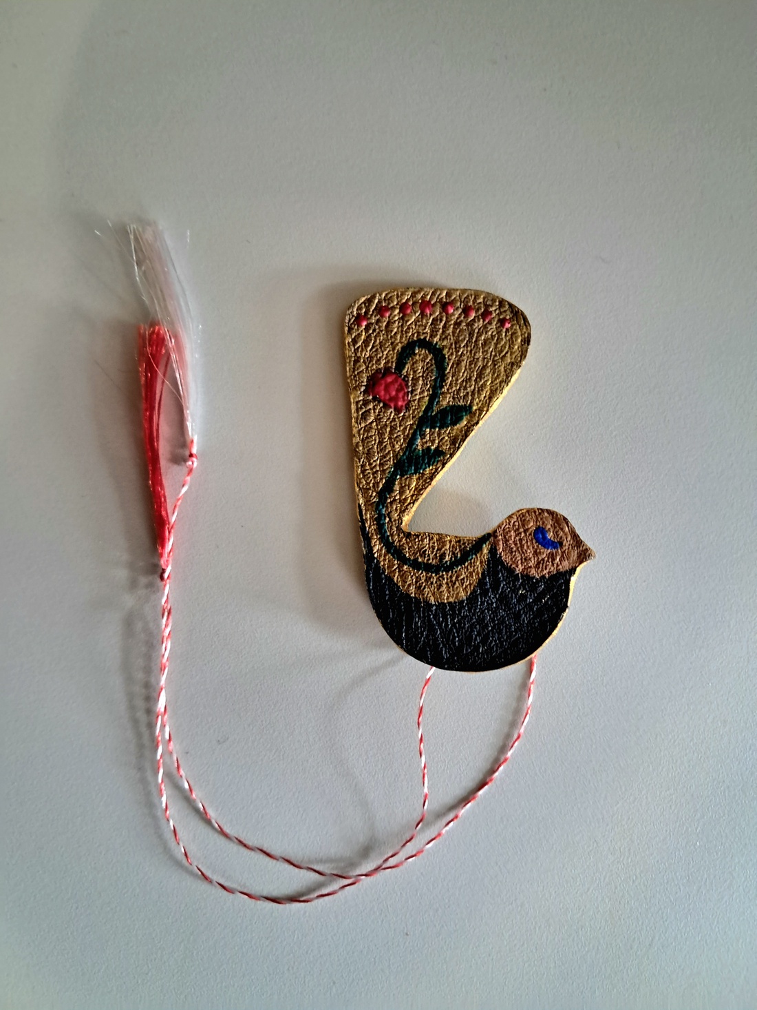 Martisor din piele - bijuterii - mărțișor - Artynos.ro