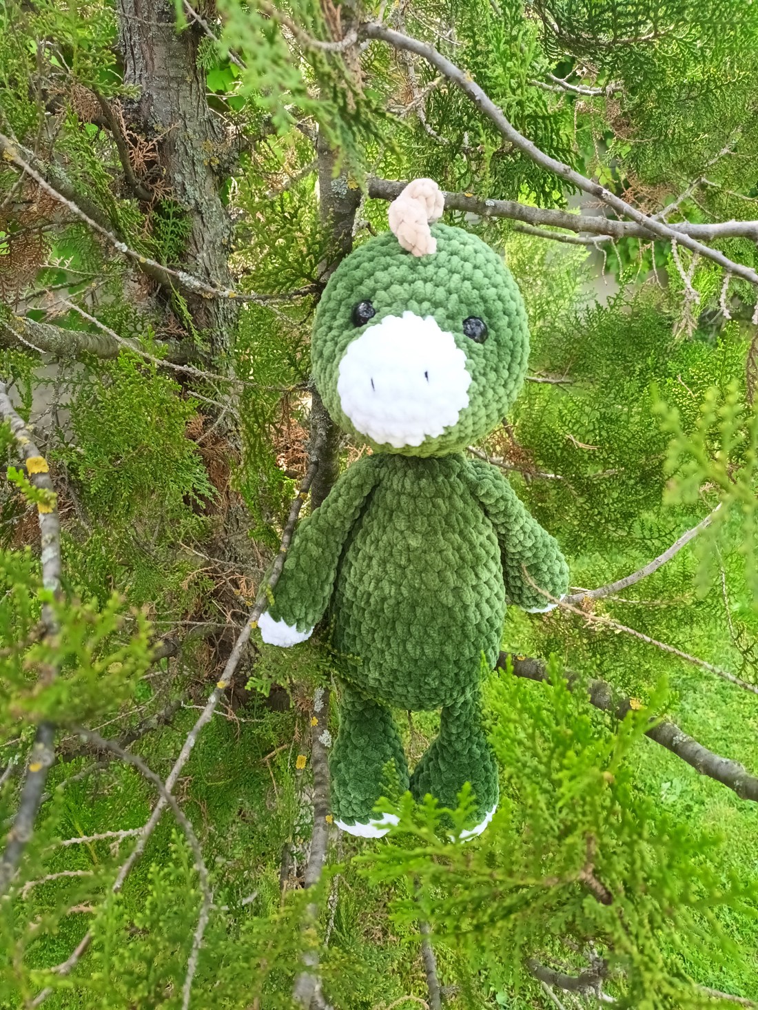 Dini, dinozaur de pluș amigurumi -  - Artynos.ro