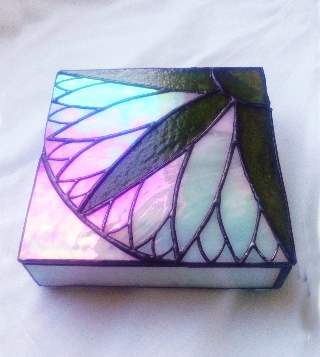 Cutie de bijuterii tiffany cu lotus egiptean - bijuterii - suporturi și cutii de bijuterii - cutii de bijuterii - Artynos.ro