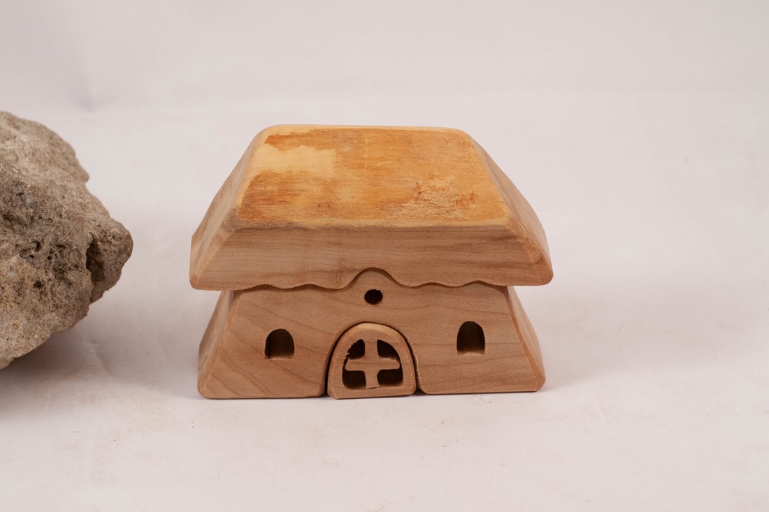Casă din lemn, constructor din lemn, puzzle jigsaw - - Artynos.ro Casă din lemn, constructor din lemn, puzzle jigsaw - - Artynos.ro