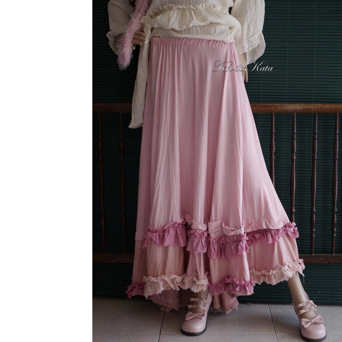 FUSTĂ LADY - fustă cu design romantic / pudră - îmbrăcăminte și modă - haine damă - fustă damă - Artynos.ro