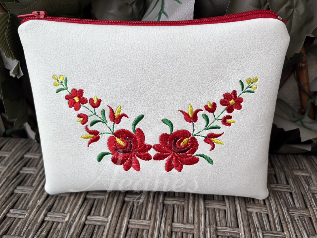 Kalocsai Neszi -  - Artynos.ro