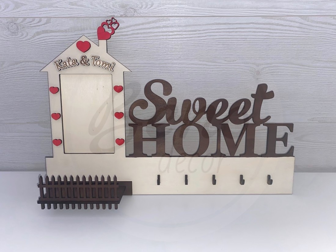 Breloc de perete Sweet Home personalizat - cu suport pentru fotografii și nume gravat -  - Artynos.ro