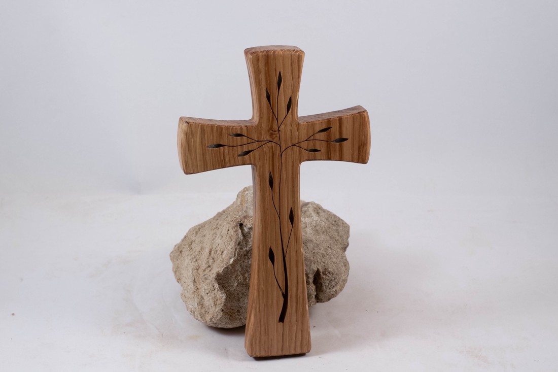 Cruce din lemn cu model, cruce de perete  - casă & stil de viață - accesorii religioase - cruce - Artynos.ro