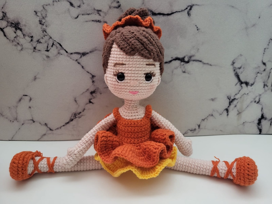 Păpușă balerină croșetată handmade cu haine și accesorii detașabile - jucării și echipamente pentru copii - plușuri - păpușă croșetată, păpușă de pluș - Artynos.ro
