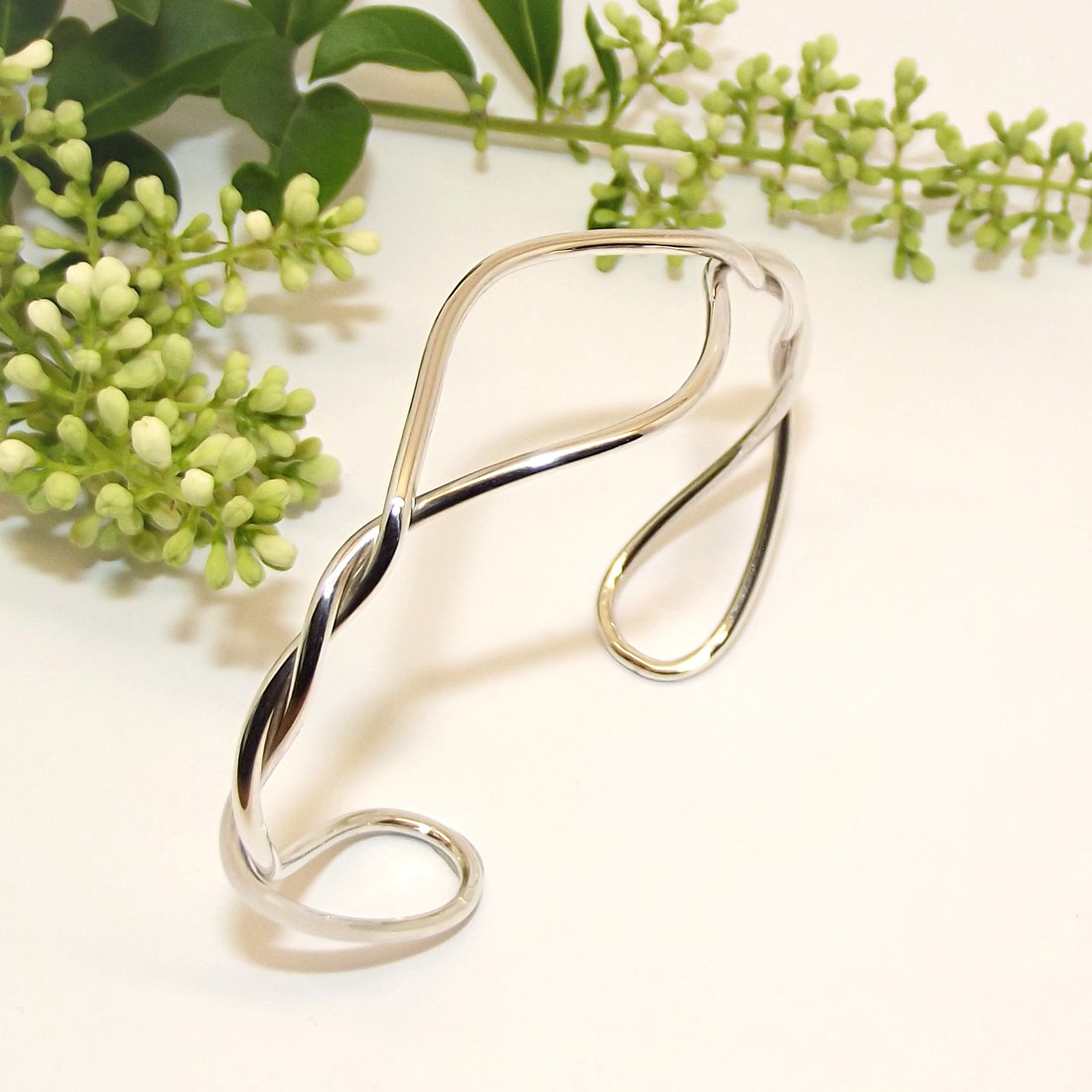 Brățară din sârmă răsucită de argint pentru femei, 19 cm (EK.019) -  - Artynos.ro