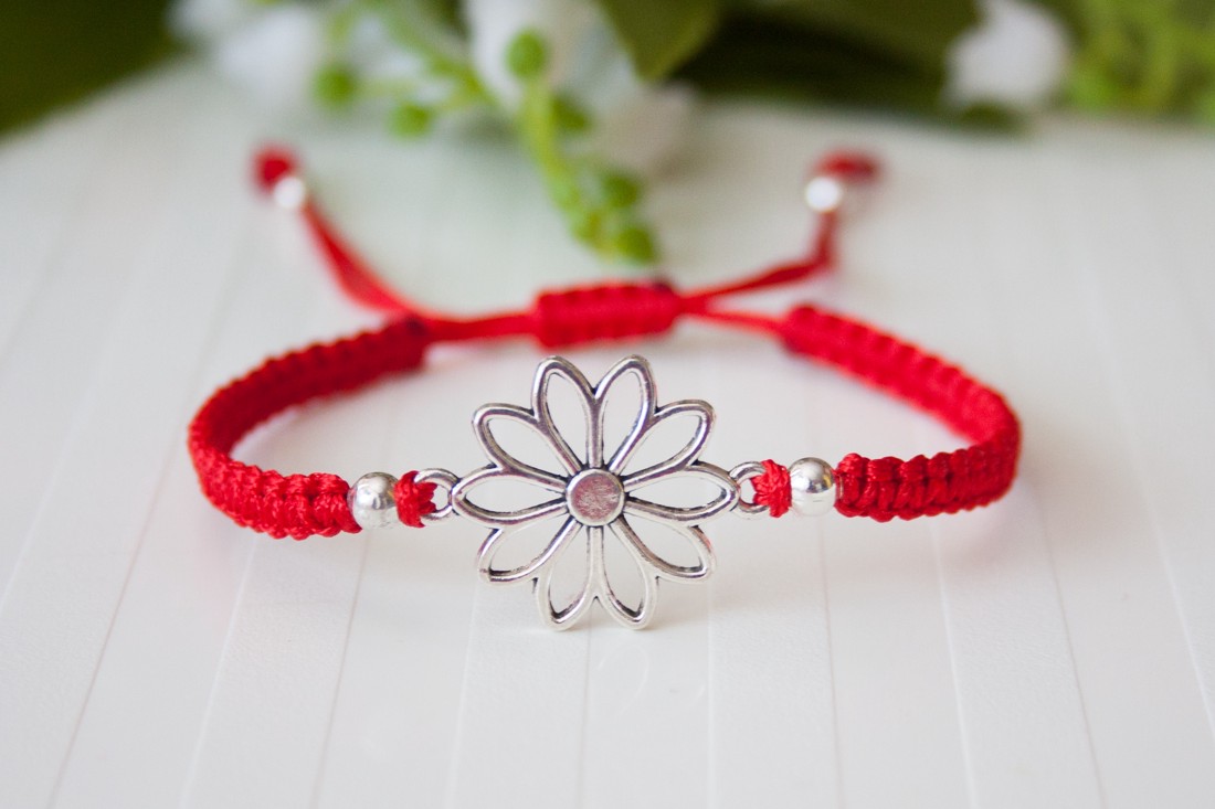 Brățară macramé împletită, Brățară de protecție - Flower red - - Artynos.ro Brățară macramé împletită, Brățară de protecție - Flower red - - Artynos.ro