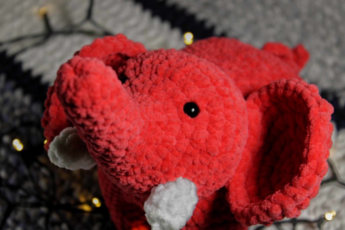 Elefant chenille - - Artynos.ro Elefant chenille - - Artynos.ro
