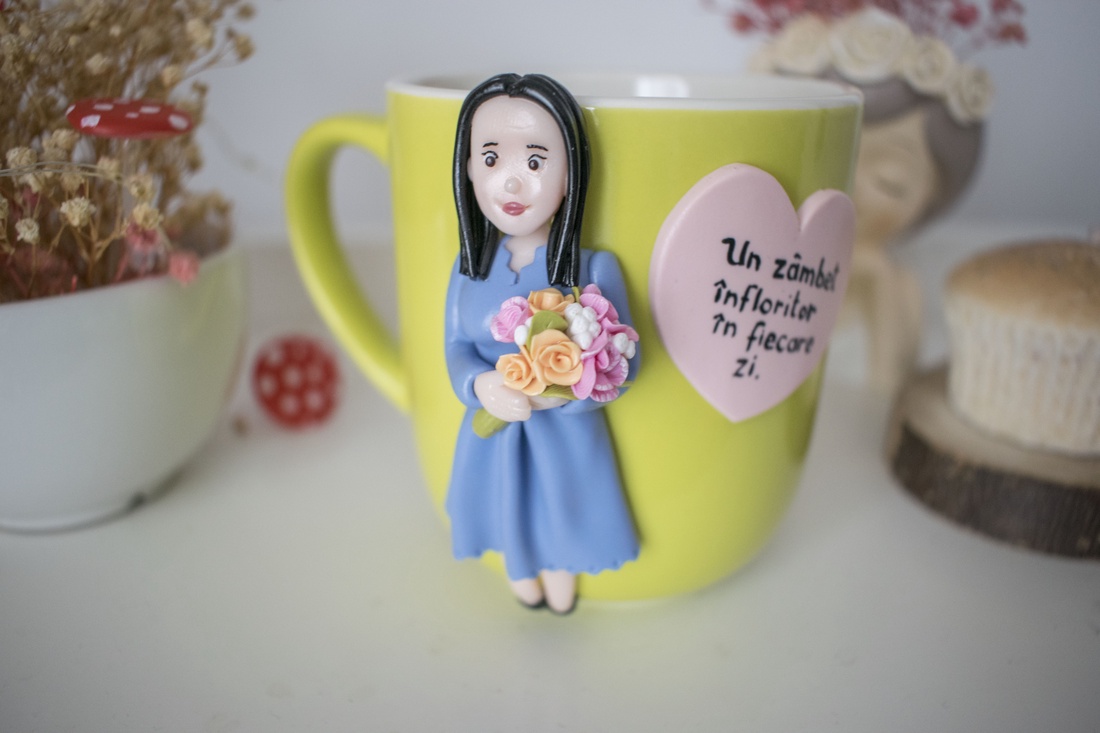 Cană figurină personalizată - buchet de flori si mesaj - lut polimeric - casă & stil de viață - echipamente de bucătărie - accesorii de servire - căni - Artynos.ro