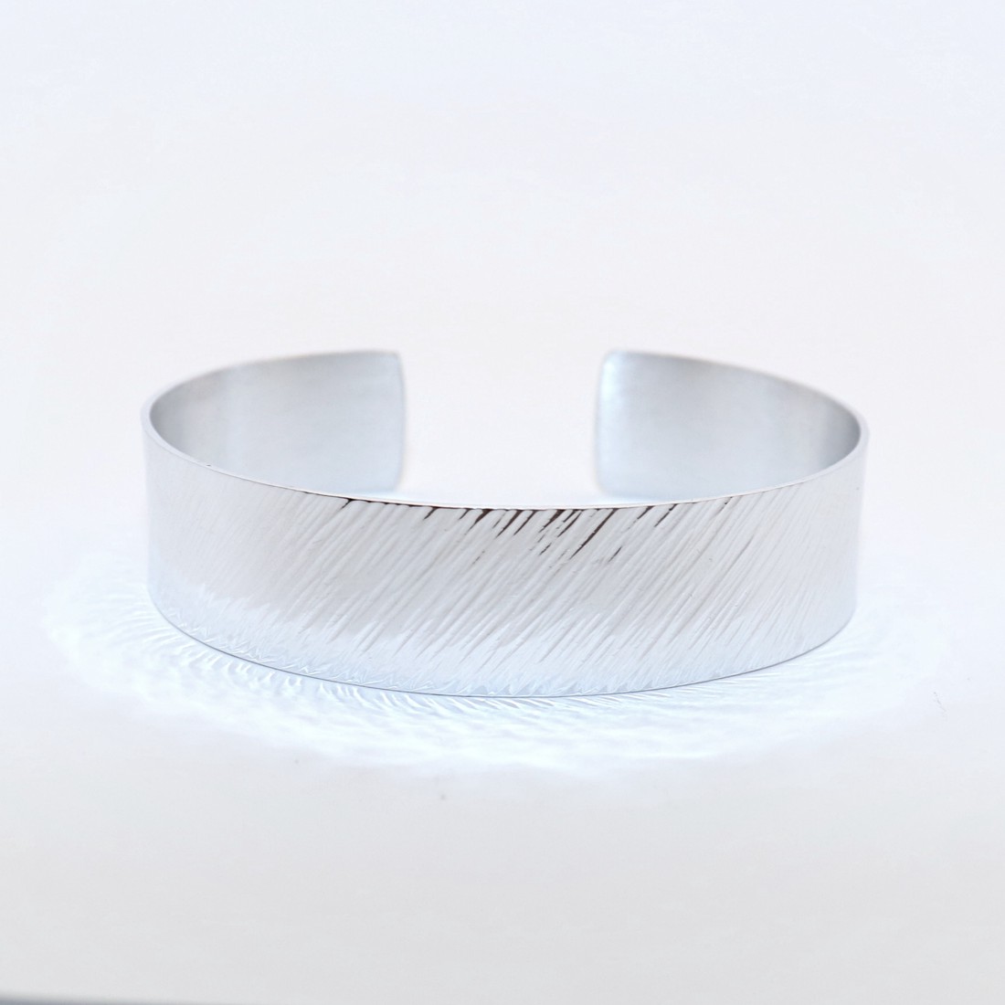 Brățară din aluminiu pentru femei, 19,5 cm, reglabilă (K.03) - - Artynos.ro Brățară din aluminiu pentru femei, 19,5 cm, reglabilă (K.03) - - Artynos.ro