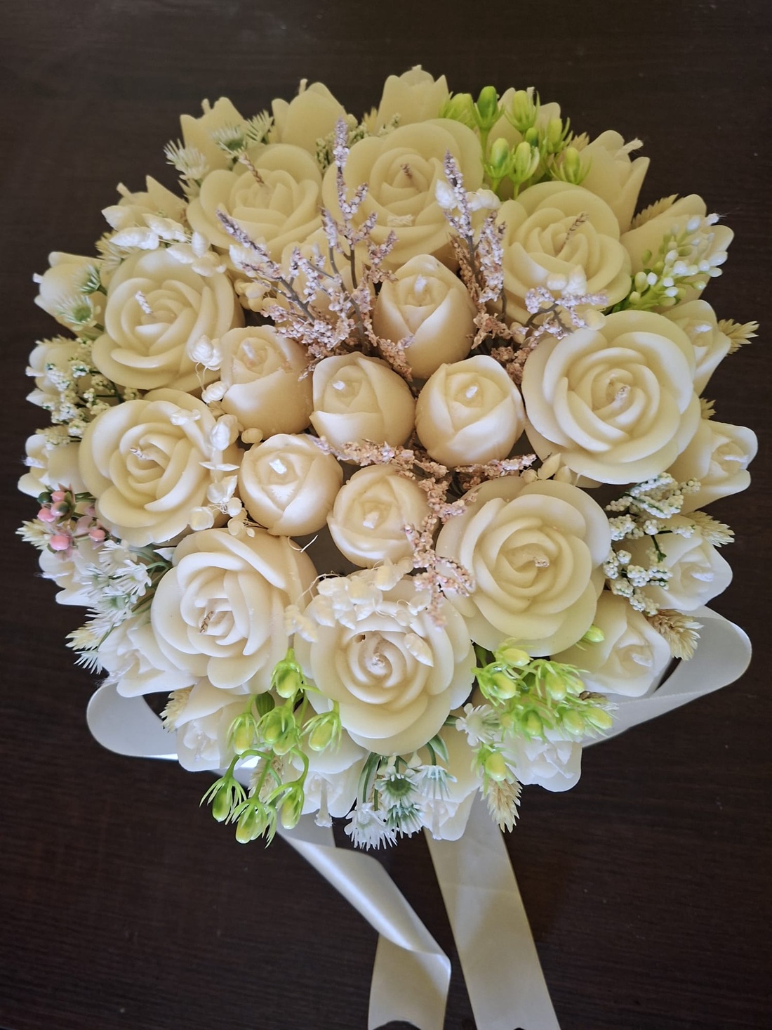 Aranjament floral. - accesorii de crăciun - decorațiuni de crăciun de casă - lumânare parfumat de crăciun, suport lumânări - Artynos.ro Aranjament floral. - accesorii de crăciun - decorațiuni de crăciun de casă - lumânare parfumat de crăciun, suport lumânări - Artynos.ro