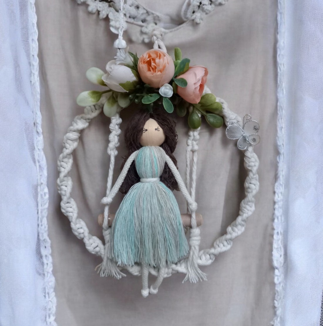 În așteptarea primăverii macramé doll decor de perete -  - Artynos.ro