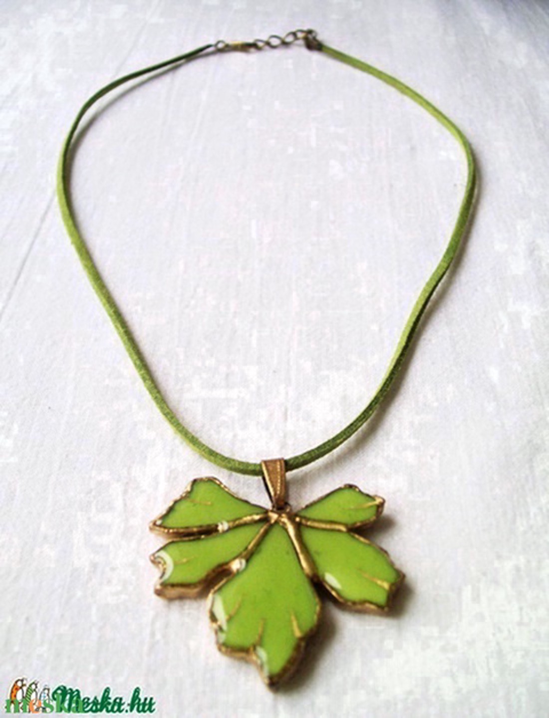 Pandantiv frunză de arțar verde, sticlă tiffany -  - Artynos.ro