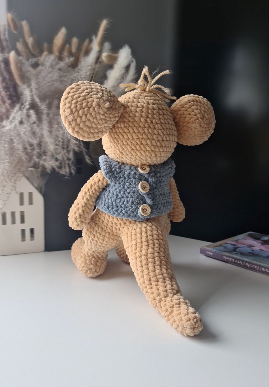 Păpușă de buzunar croșetată Winnie the Pooh - jucării și echipamente pentru copii - plușuri - personaje de basm din pluș - Artynos.ro Păpușă de buzunar croșetată Winnie the Pooh - jucării și echipamente pentru copii - plușuri - personaje de basm din pluș - Artynos.ro