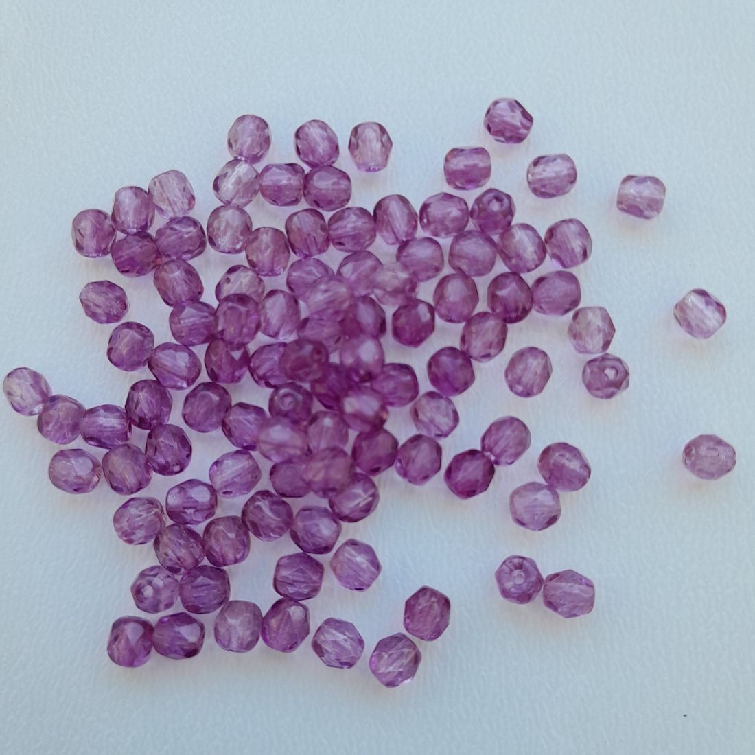 Mărgele cehe din sticlă fațetată - 4mm - 100 buc / pachet - violet - - Artynos.ro Mărgele cehe din sticlă fațetată - 4mm - 100 buc / pachet - violet - - Artynos.ro
