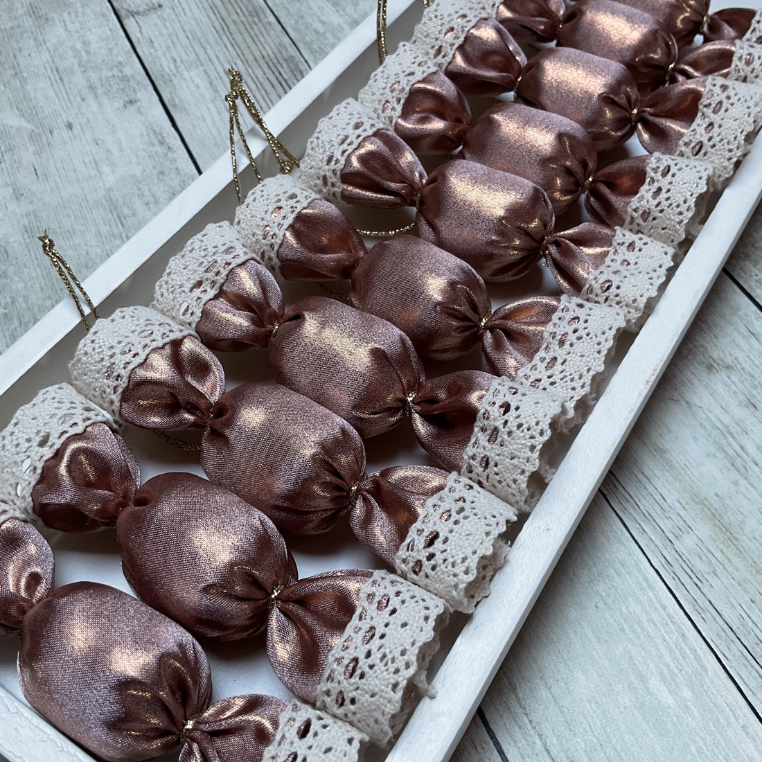 Bomboane saloane textile / set de 10/ - crăciun - decorațiuni de crăciun de casă - figurine pentru pomul de crăciun - Artynos.ro