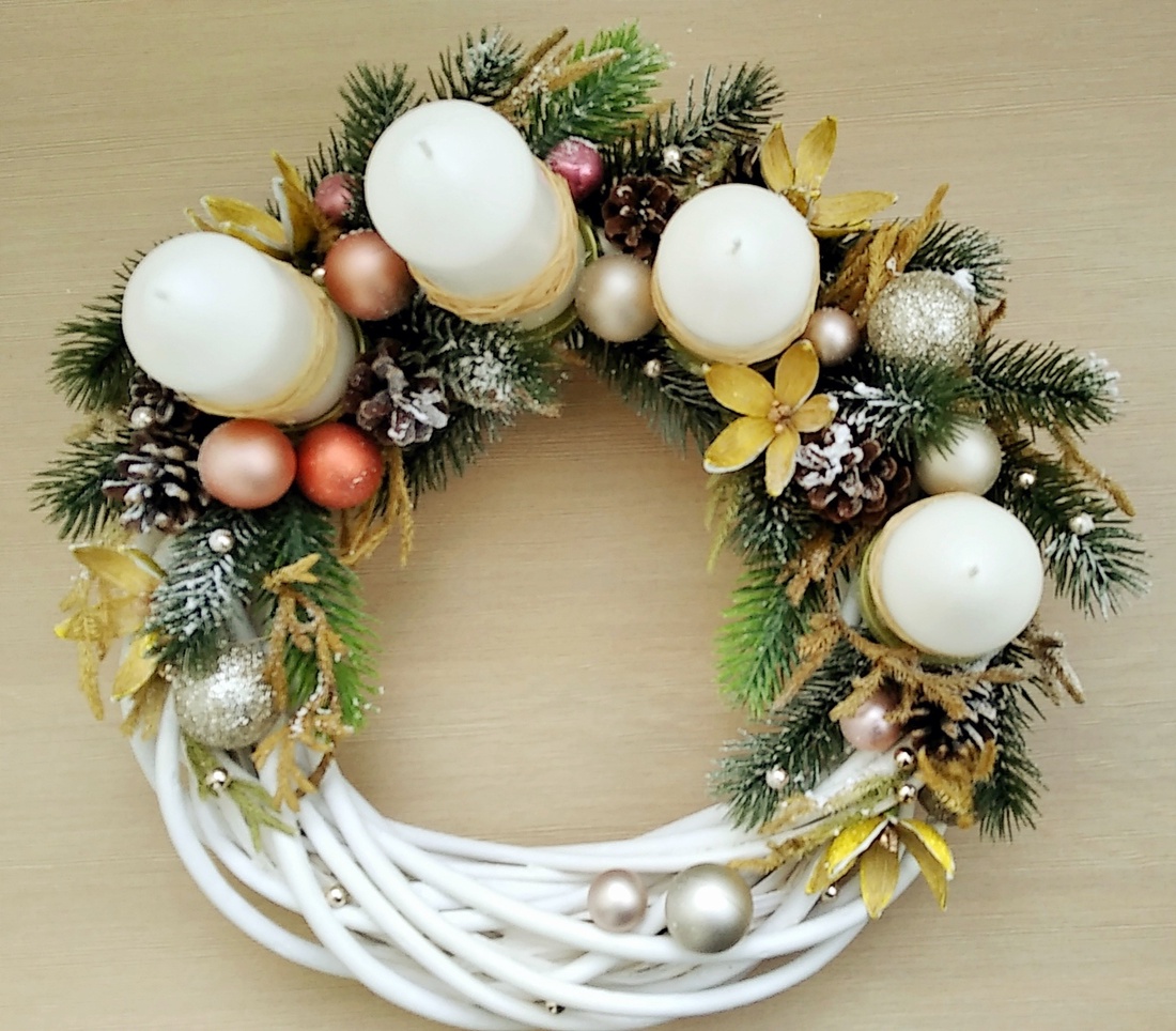 Coronita de Advent - accesorii de crăciun - decorațiuni de advent - decorațiuni de lumânări advent - Artynos.ro Coronita de Advent - accesorii de crăciun - decorațiuni de advent - decorațiuni de lumânări advent - Artynos.ro