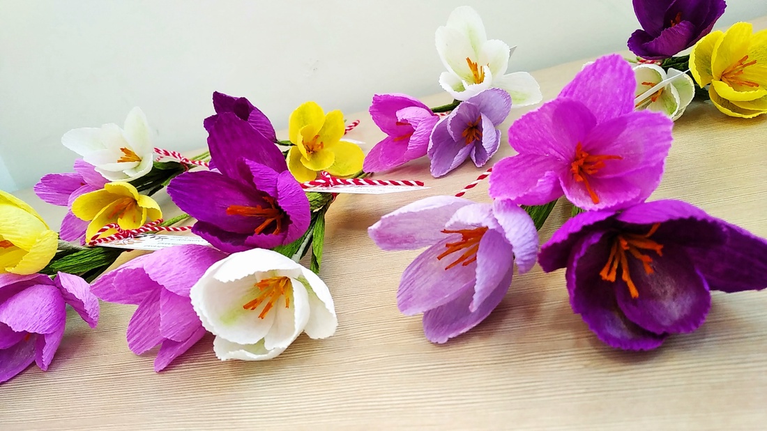 Set 6 buchețele brândușe din hârtie cu mesaj O primăvara frumoasă! - bijuterii - mărțișor - Artynos.ro Set 6 buchețele brândușe din hârtie cu mesaj O primăvara frumoasă! - bijuterii - mărțișor - Artynos.ro