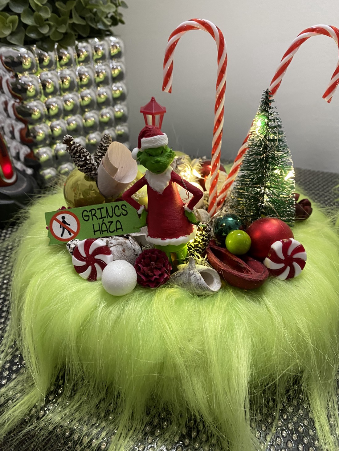 Grinch Crăciun decorare de masă - - Artynos.ro Grinch Crăciun decorare de masă - - Artynos.ro