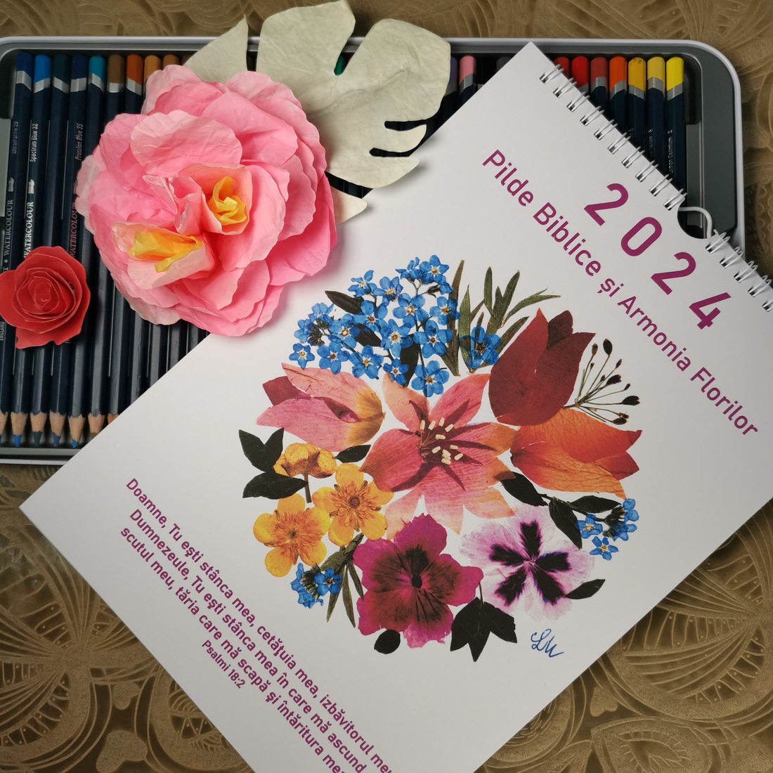 Calendar de perete 2024 cu Pilde Biblice - casă & stil de viață - accesorii pentru decorat casa - decorațiuni de pereți, decorațiuni suspendate - calendar perete - Artynos.ro Calendar de perete 2024 cu Pilde Biblice - casă & stil de viață - accesorii pentru decorat casa - decorațiuni de pereți, decorațiuni suspendate - calendar perete - Artynos.ro