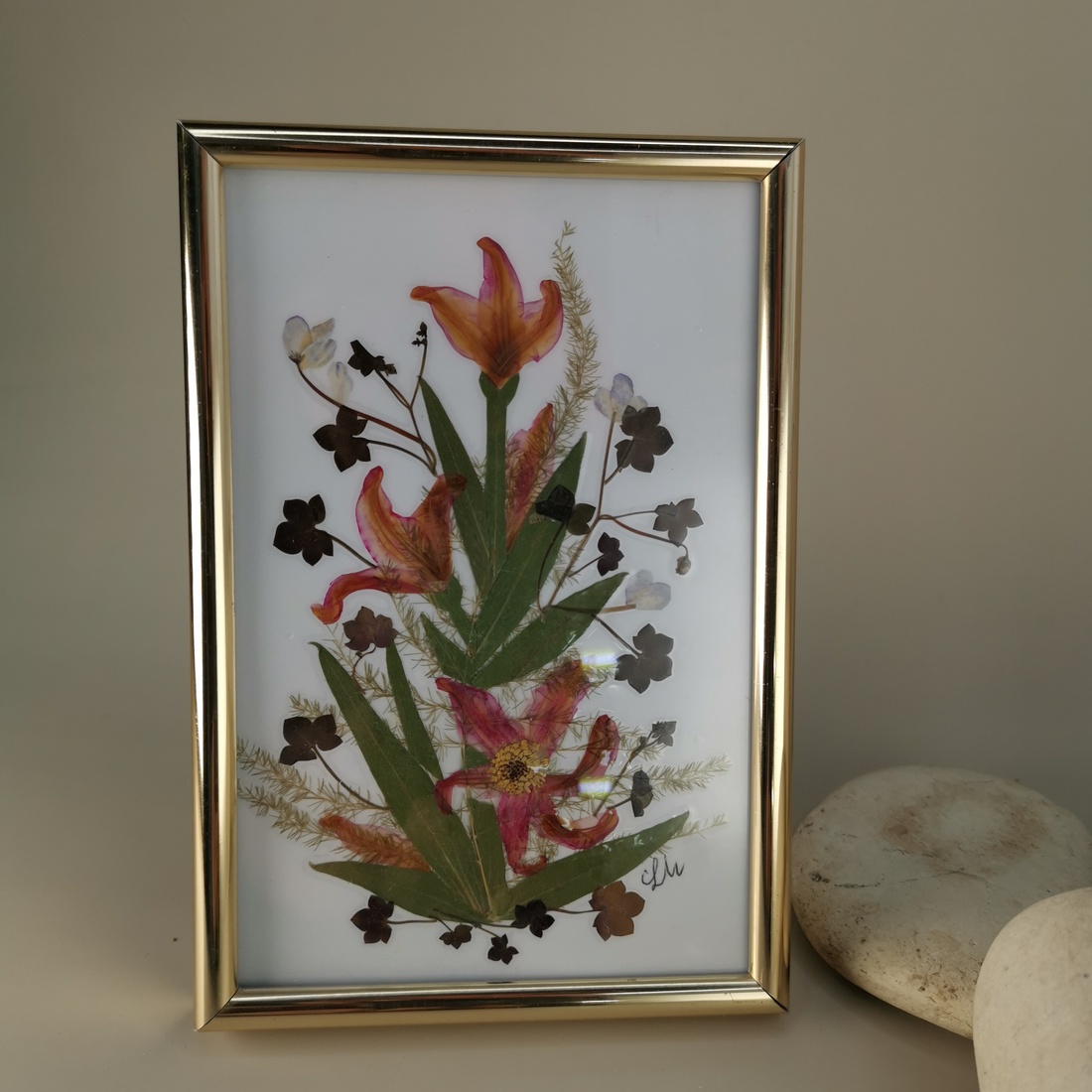 Tablou cu flori presate unicat cadou delicat unicat  - casă & stil de viață - decorațiuni de casă - decorațiuni de masă și rafturi - grădini din sticlă - Artynos.ro