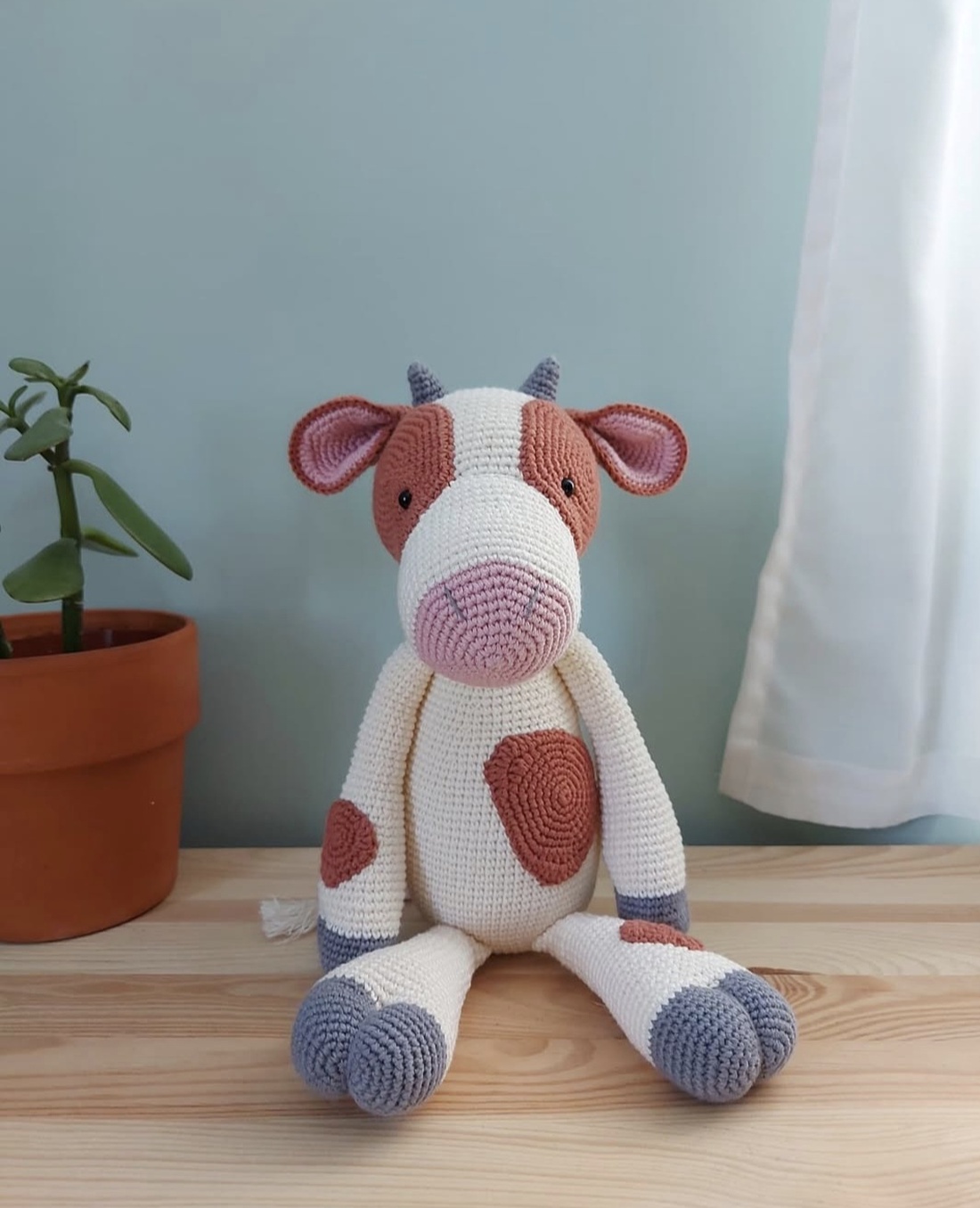 Vacuta crosetata manual - jucării și echipamente pentru copii - plușuri - păpușă croșetată, păpușă de pluș - Artynos.ro