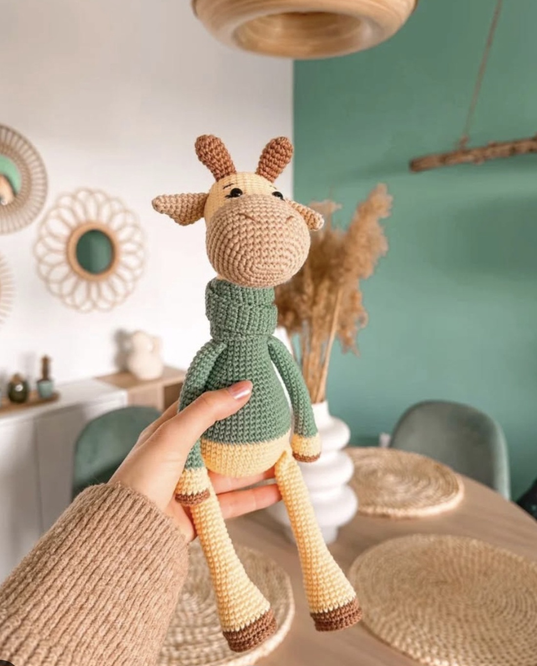 Girafa crosetata manual, 31cm  - jucării și echipamente pentru copii - plușuri - girafă de pluș - Artynos.ro