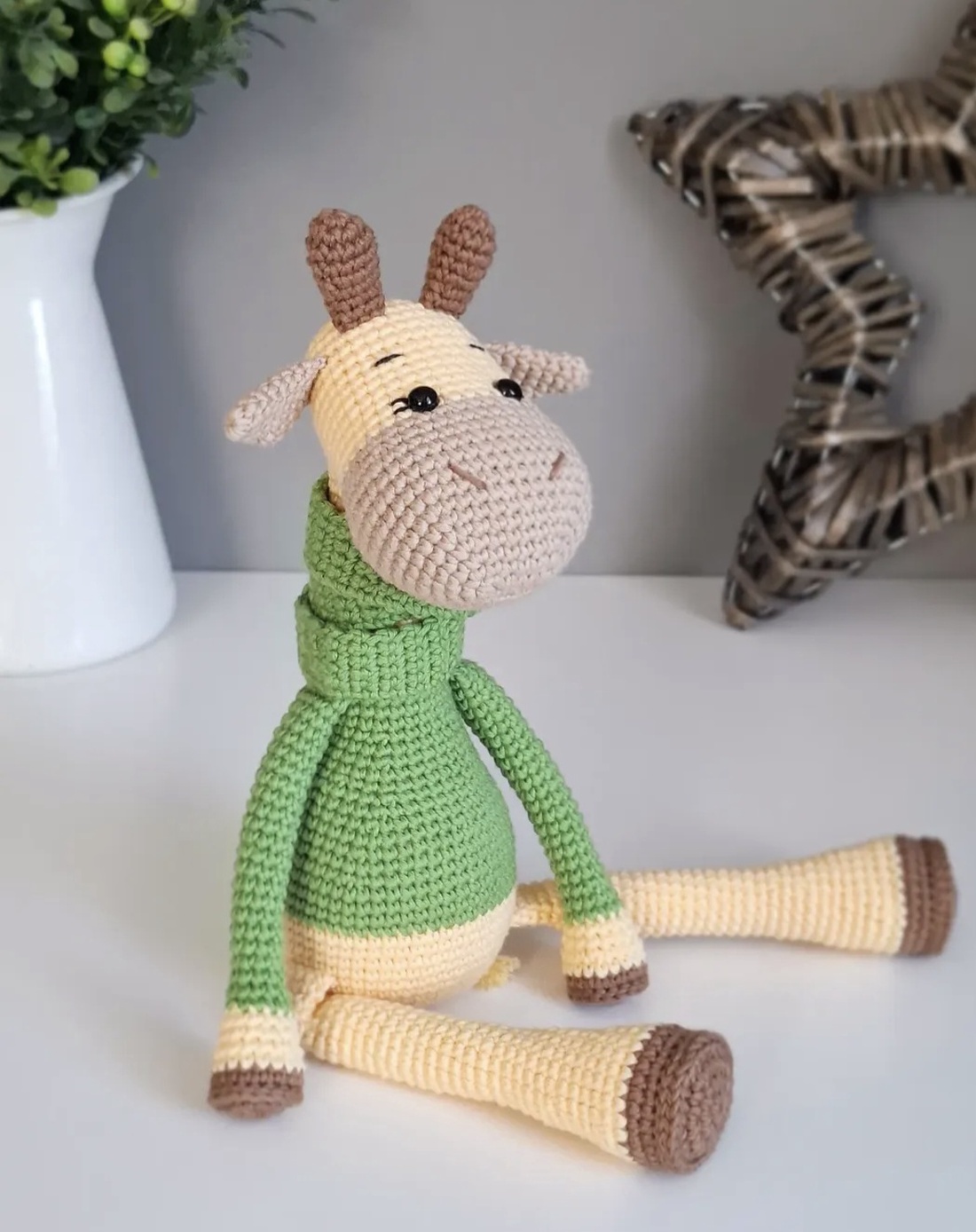 Girafa crosetata manual, 31cm  - jucării și echipamente pentru copii - plușuri - girafă de pluș - Artynos.ro