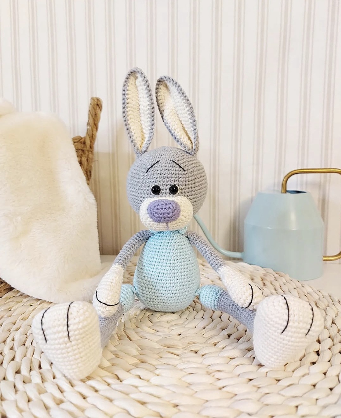 Iepuras crosetat 32cm - jucării și echipamente pentru copii - plușuri - iepure de pluș - Artynos.ro