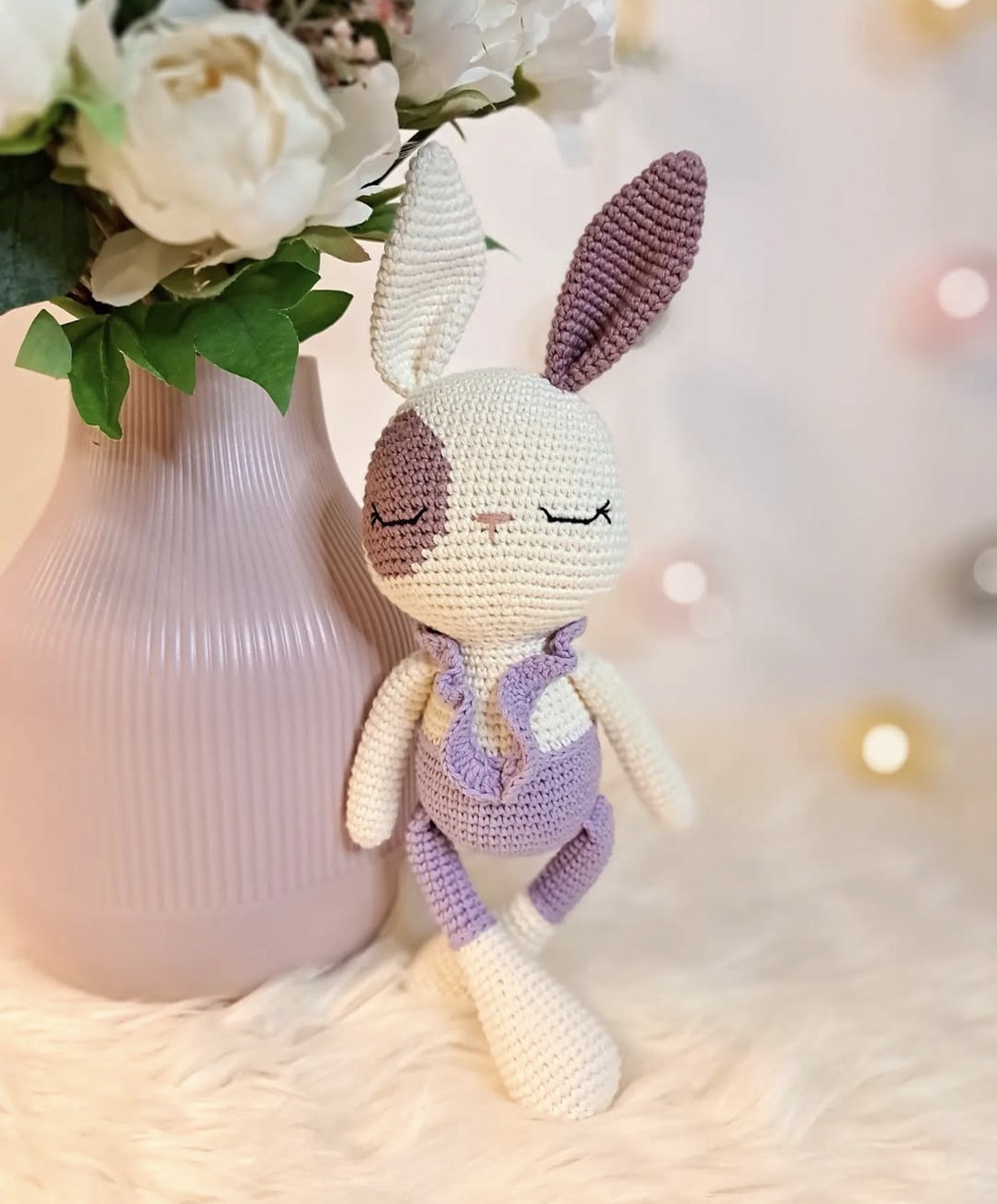 Iepuras crosetat 22cm - jucării și echipamente pentru copii - plușuri - iepure de pluș - Artynos.ro