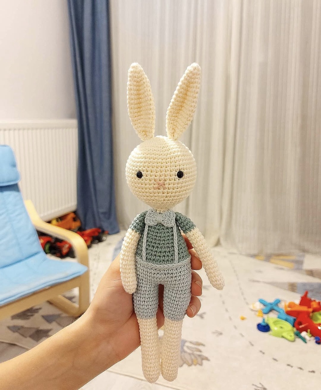 Iepuras crosetat 26cm. Fetita/Baietel  - jucării și echipamente pentru copii - plușuri - iepure de pluș - Artynos.ro