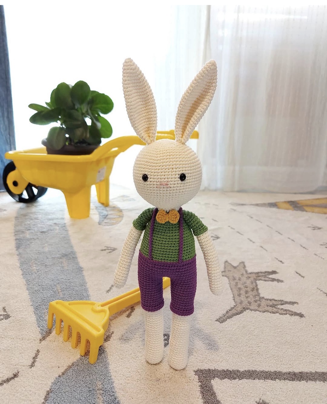 Iepuras crosetat 40cm. Fetita/Baietel  - decor de sărbători - decorațiuni de paște - iepuraș de paște - Artynos.ro