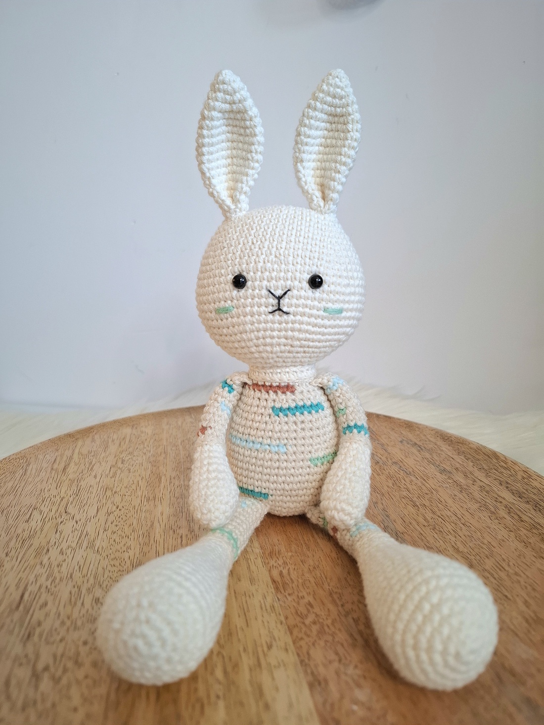 Iepuras crosetat manual 23cm - jucării și echipamente pentru copii - plușuri - iepure de pluș - Artynos.ro