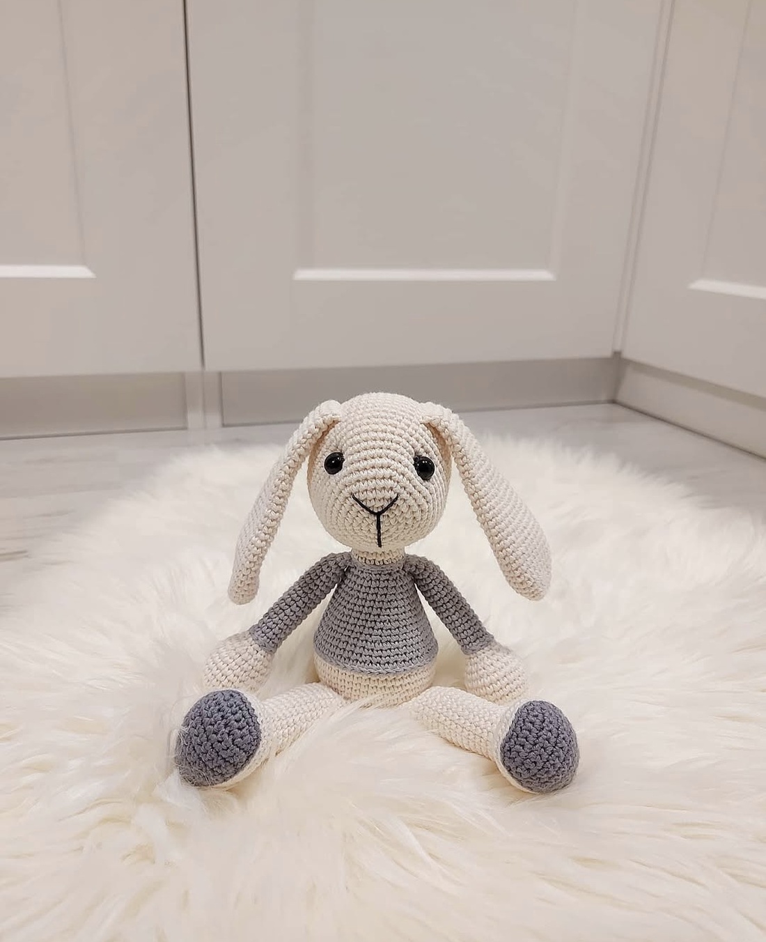 Iepuras crosetat manual 24cm  - jucării și echipamente pentru copii - plușuri - iepure de pluș - Artynos.ro