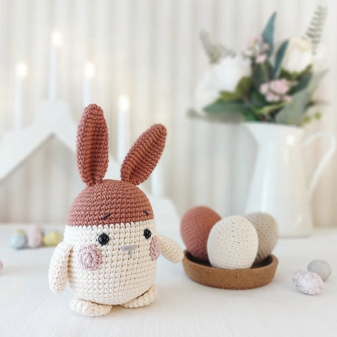 Decor Paste iepuras crosetat plus 3 oua  - accessorii și unelte - accesorii decorative - figurine - Artynos.ro