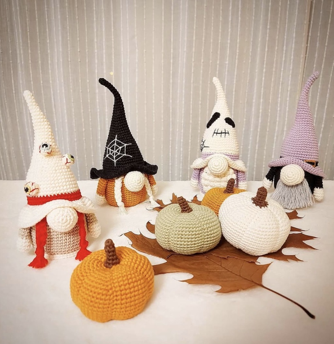 Halloween. Gnom crosetat manual - casă & stil de viață - decorațiuni de casă - halloween - tot ce ai nevoie de o petrecere! - figurine de halloween - Artynos.ro