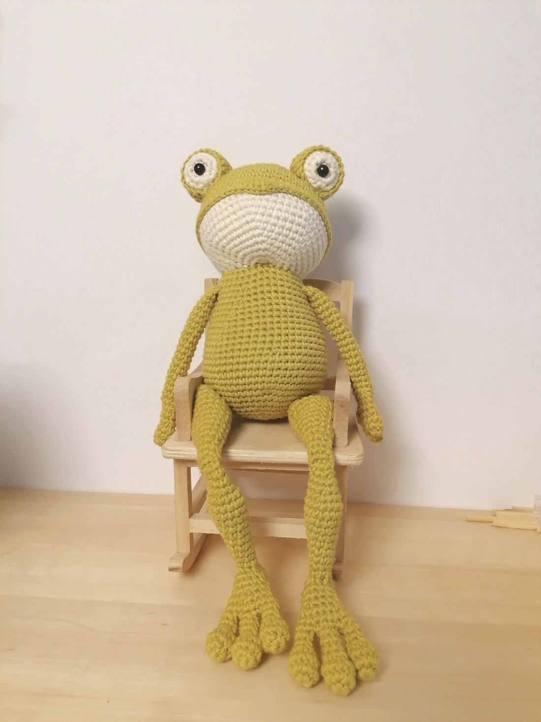 Broasca crosetata manual - jucării și echipamente pentru copii - plușuri - broască de pluș - Artynos.ro