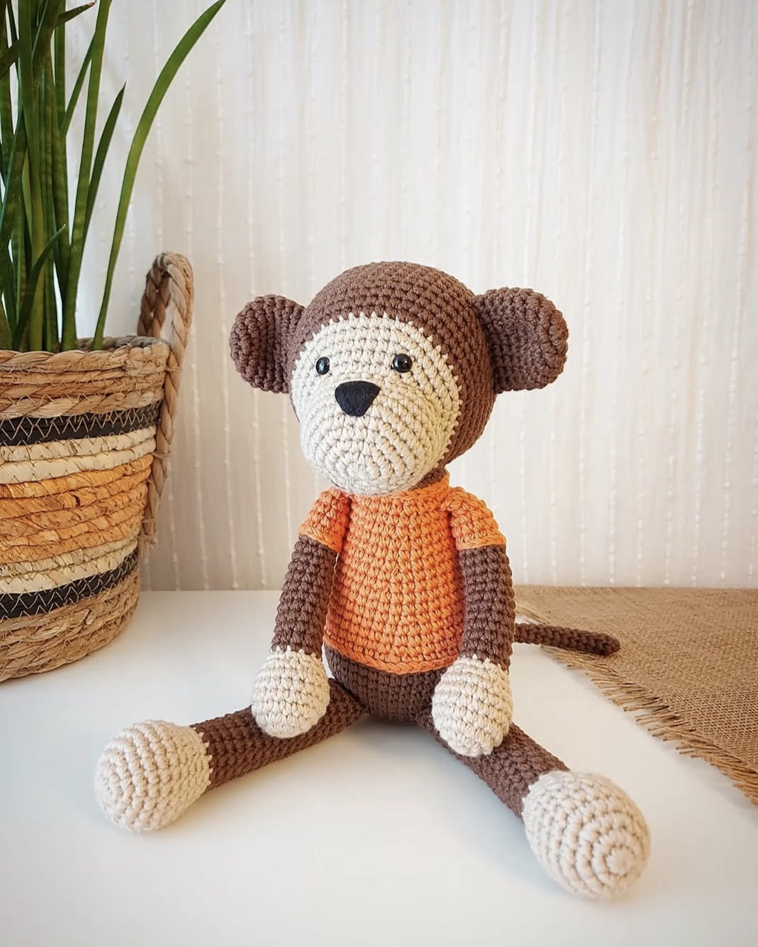 Maimutica crosetata manual - jucării și echipamente pentru copii - plușuri - maimuță de pluș - Artynos.ro
