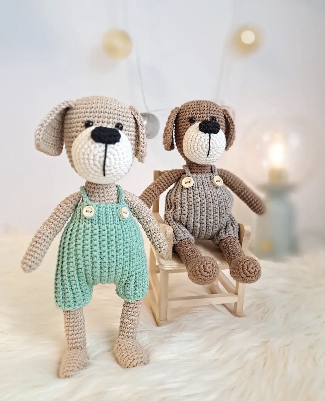 Fred, catelus crosetat manual  - jucării și echipamente pentru copii - plușuri - câine de pluș - Artynos.ro