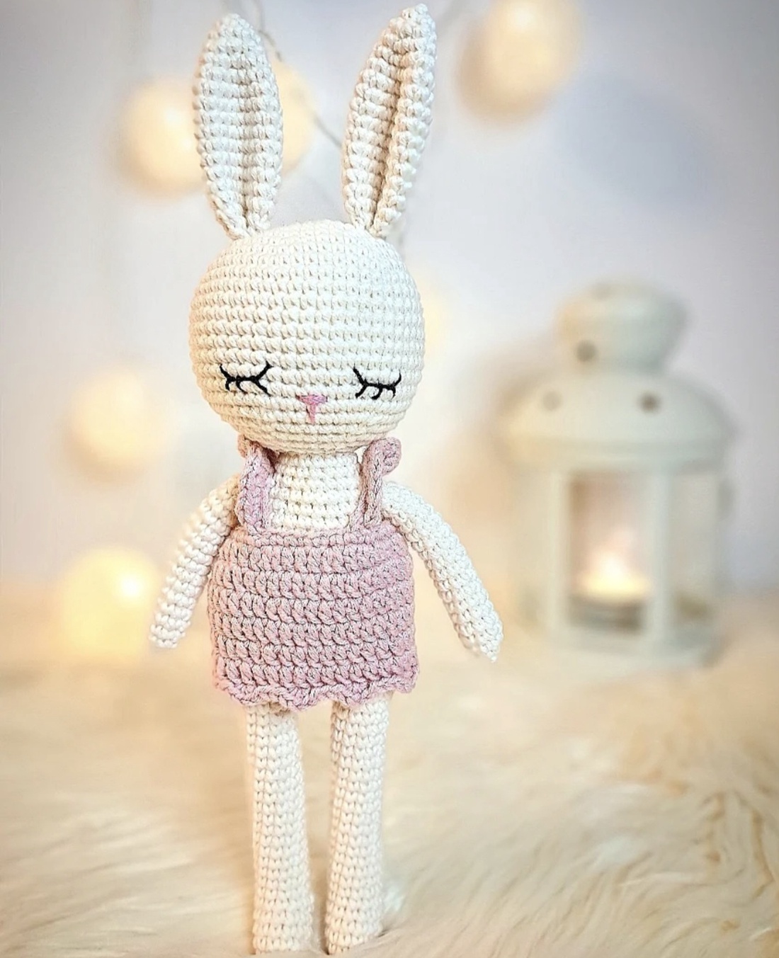 Lili, Iepuras crosetat manual  - jucării și echipamente pentru copii - plușuri - iepure de pluș - Artynos.ro