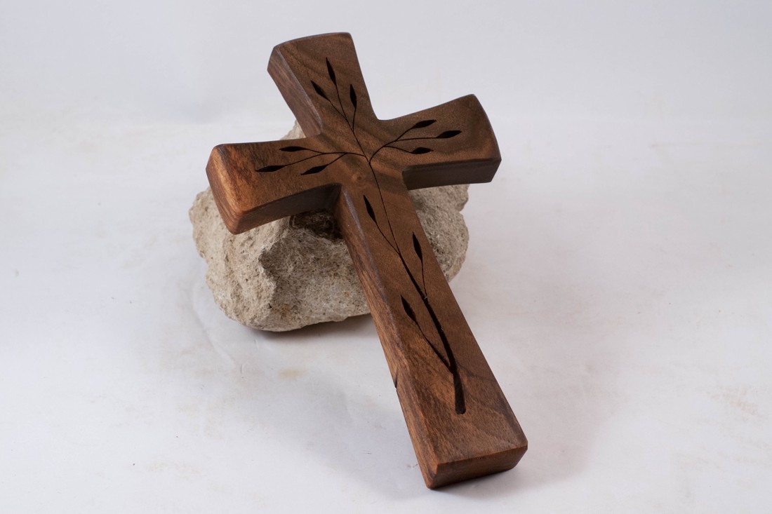 Cruce din lemn cu model, cruce de perete  - casă & stil de viață - accesorii religioase - cruce - Artynos.ro