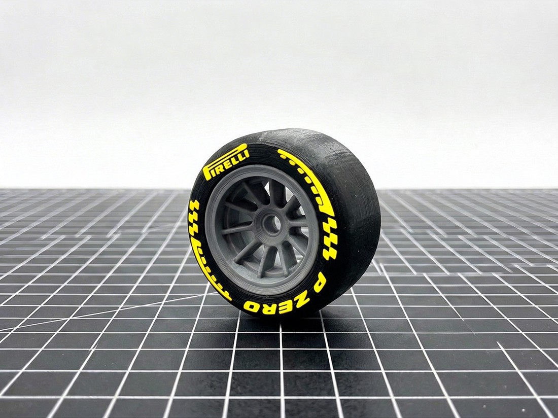 Breloc în formă de volan de F1 � Breloc cu volan de curse Formula 1 � Imprimat 3D -  - Artynos.ro