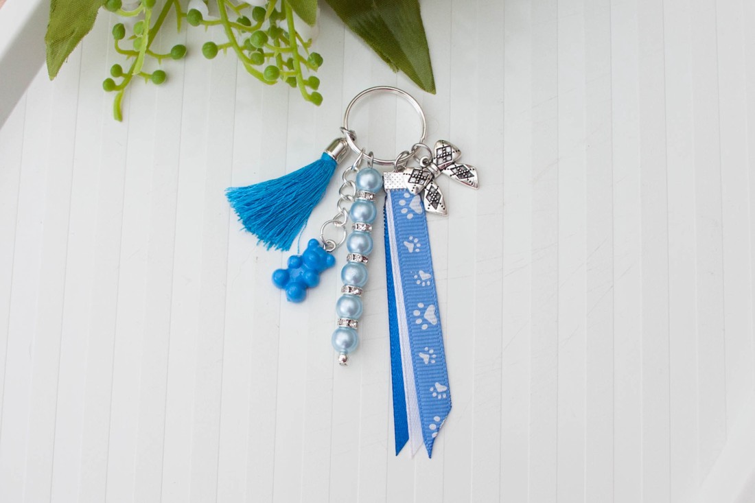 Breloc, ornament pentru geantă - Gummi Bear albastru - genți și portofele - accesorii genți - breloc - Artynos.ro Breloc, ornament pentru geantă - Gummi Bear albastru - genți și portofele - accesorii genți - breloc - Artynos.ro