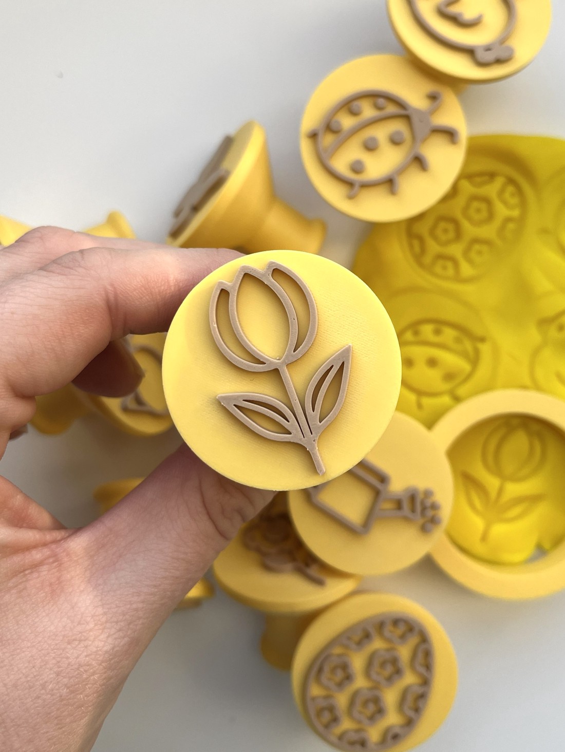 Set de ștampile și forme pentru prăjituri de Paște � Iepuraș, Puișor, Fluture, Gărgăriță și multe altele � 12 piese - jucării și echipamente pentru copii - puzzle, jocuri puzzle - puzzle cu forme - Artynos.ro